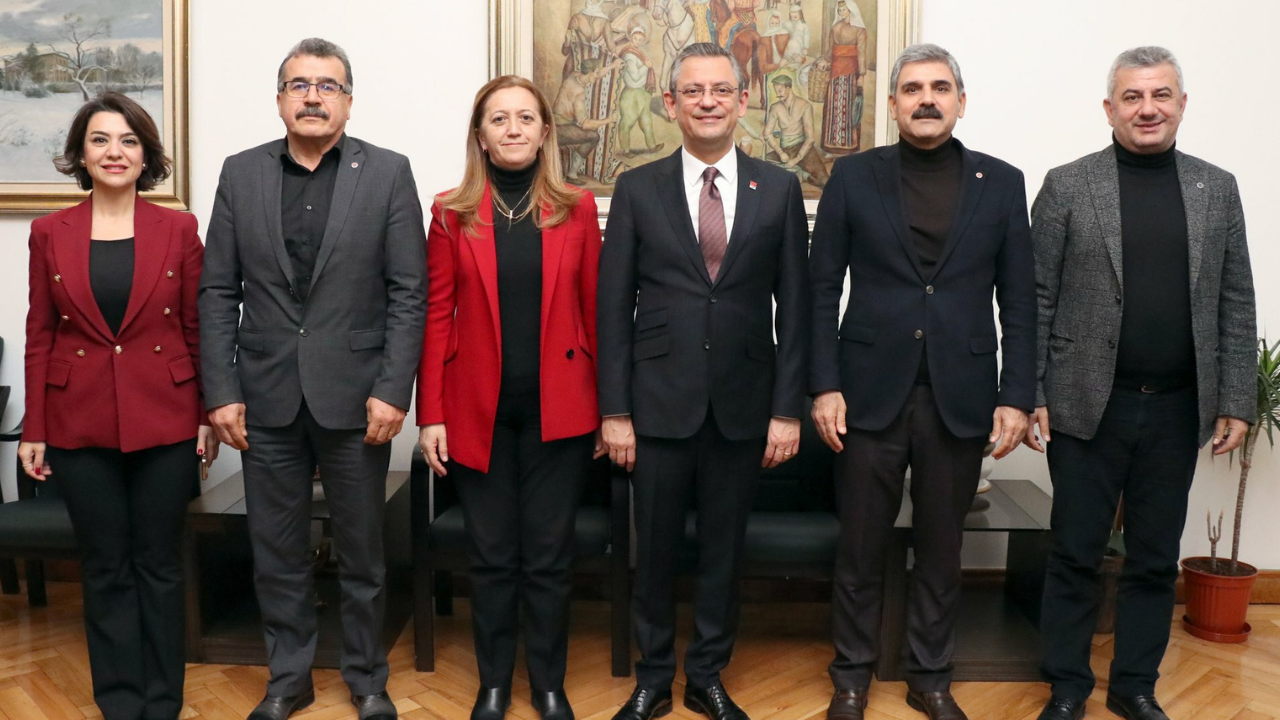 CHP Genel Başkanı Özgür Özel, DİSK heyetiyle görüştü