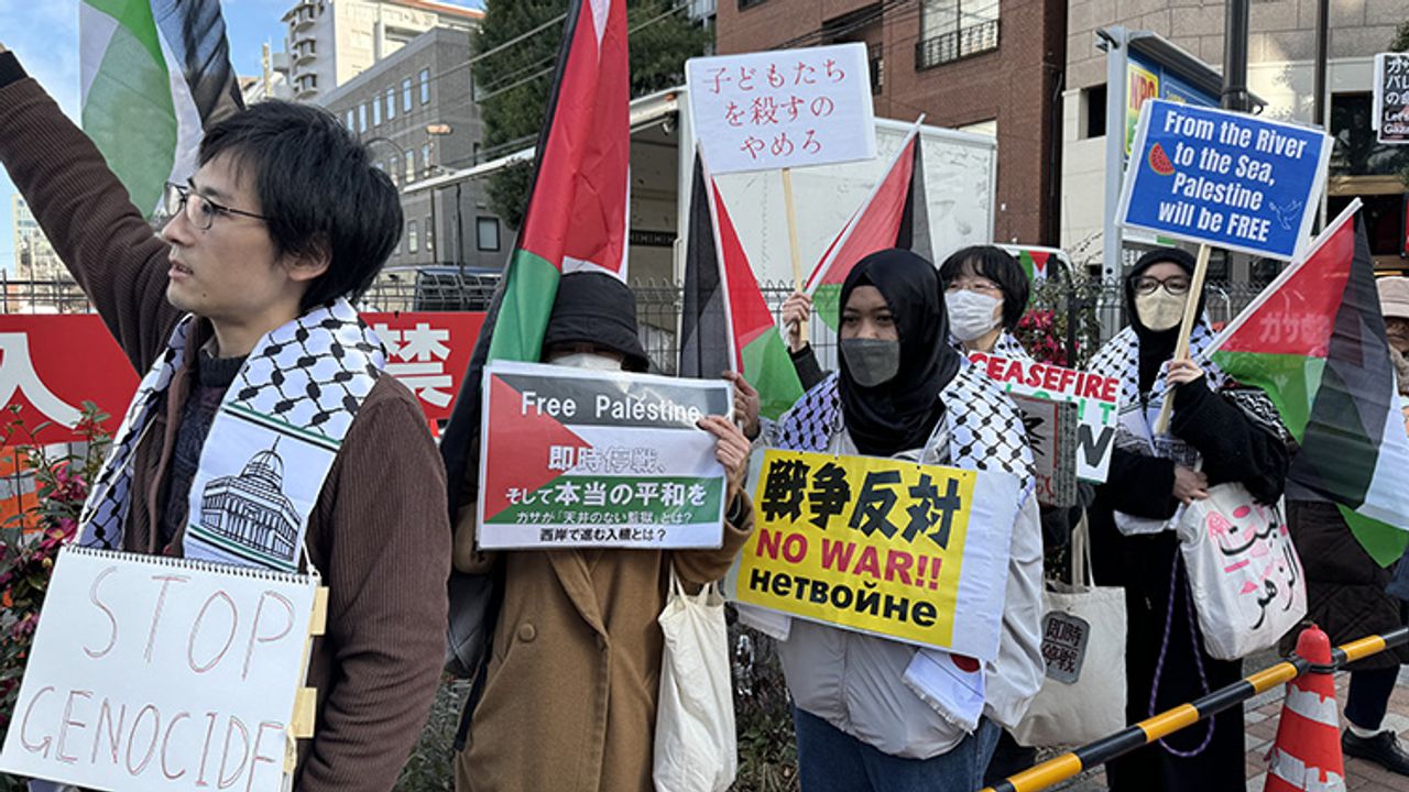 Tokyo'da Filistin'e destek eylemi! "Gazze'de soykırımı durdur"