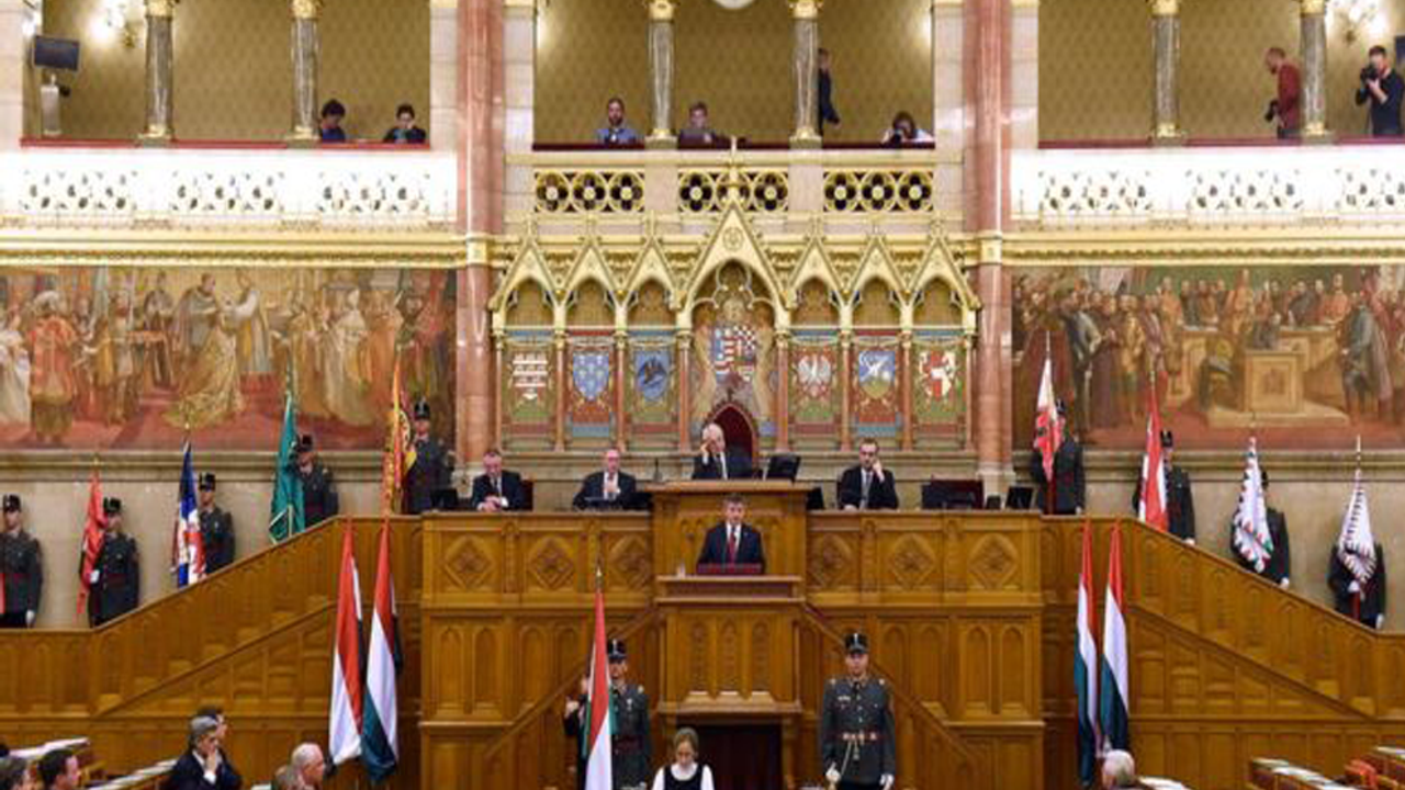 Macar Parlamentosu 'göçmenleri yasaklama'yı oylayacak