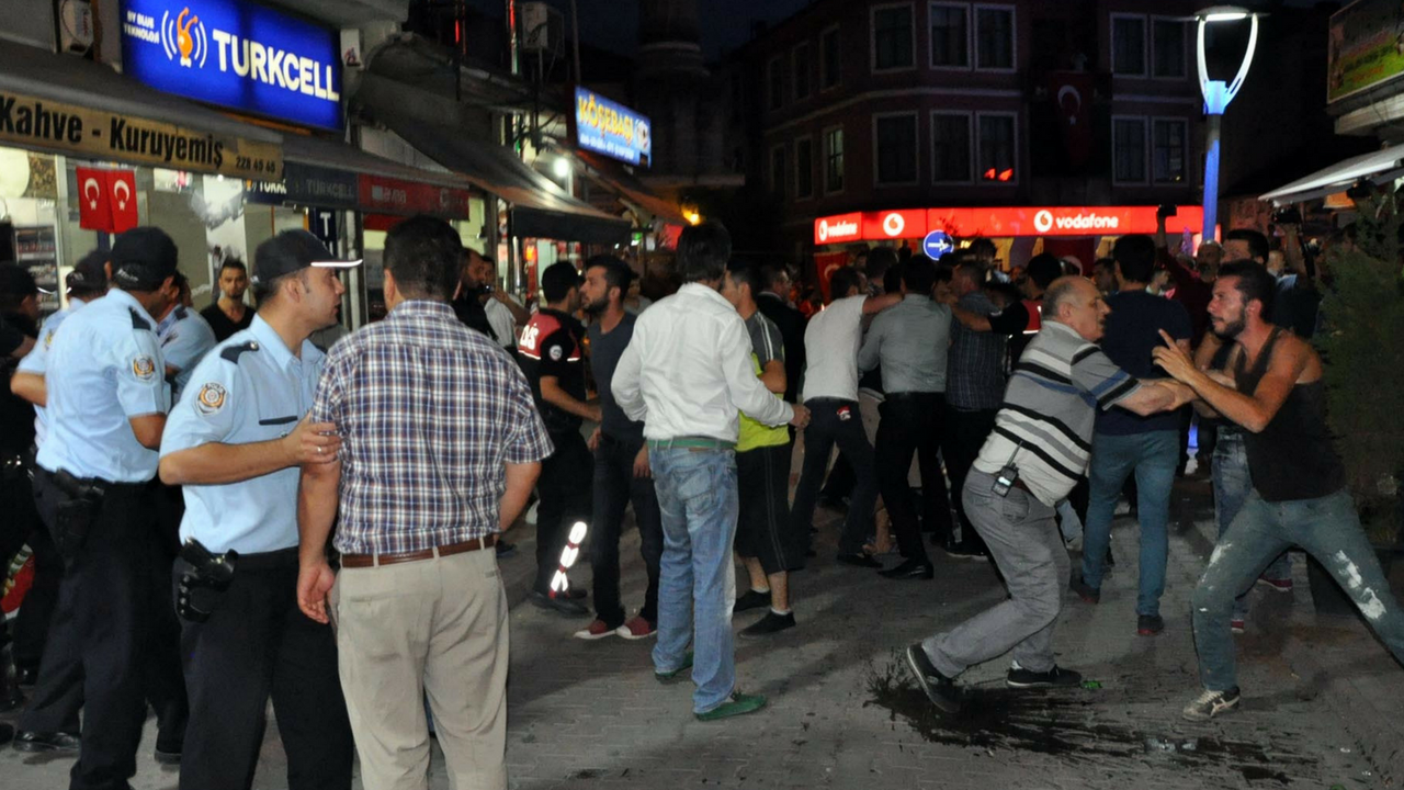 HDP’den seçim saldırıları ve engellemeleri raporu: 57 saldırı 208 gözaltı