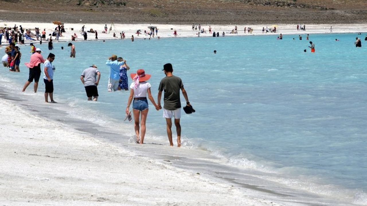 Burdur Valisi Arslantaş: "Salda Gölü'ne ziyaretçi kısıtlaması getireceğiz"