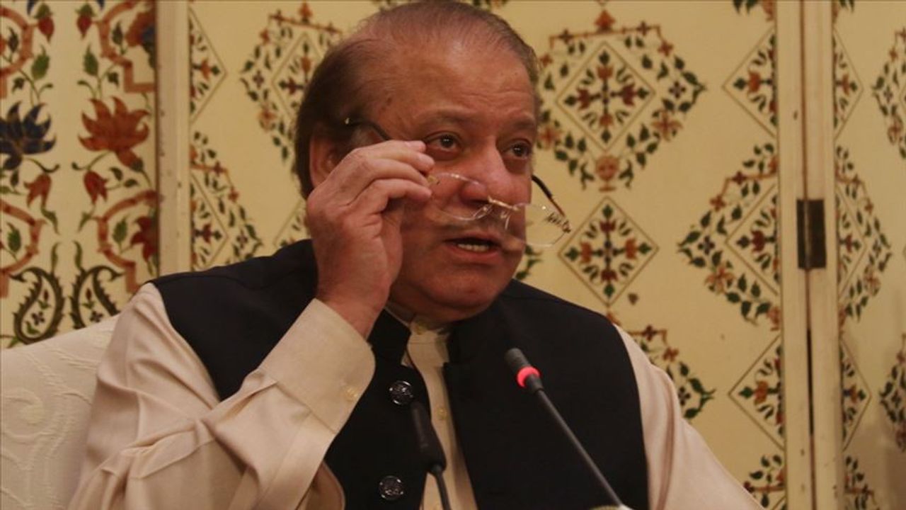 Pakistan eski Başbakanı Navaz Şerif için tutuklama emri çıkarıldı
