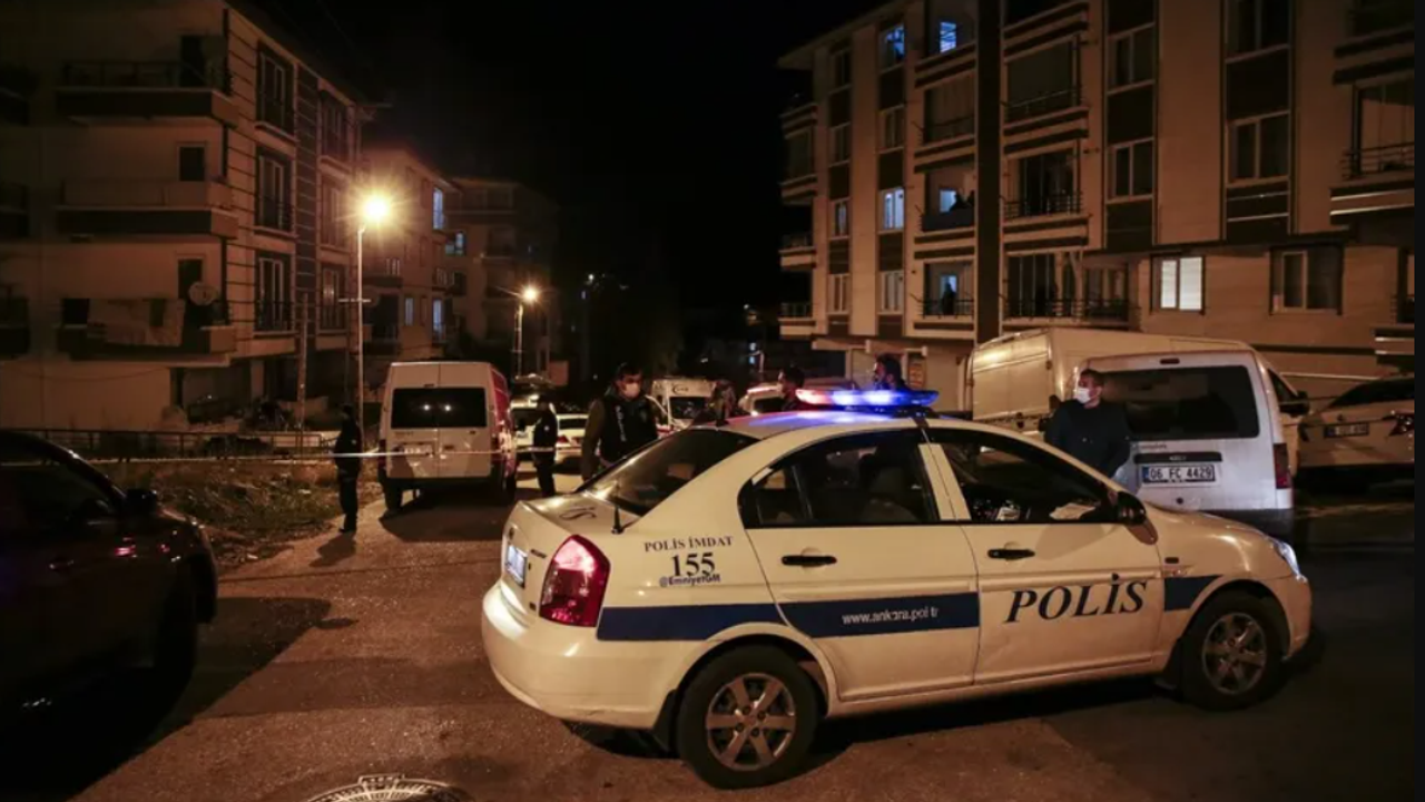 Ankara'da bir erkek evli olduğu kadını ve iki çocuğunu öldürdü