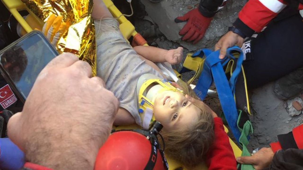 91 saat sonra bir mucize daha: 3 yaşındaki Ayda bebek enkazdan sağ çıkarıldı