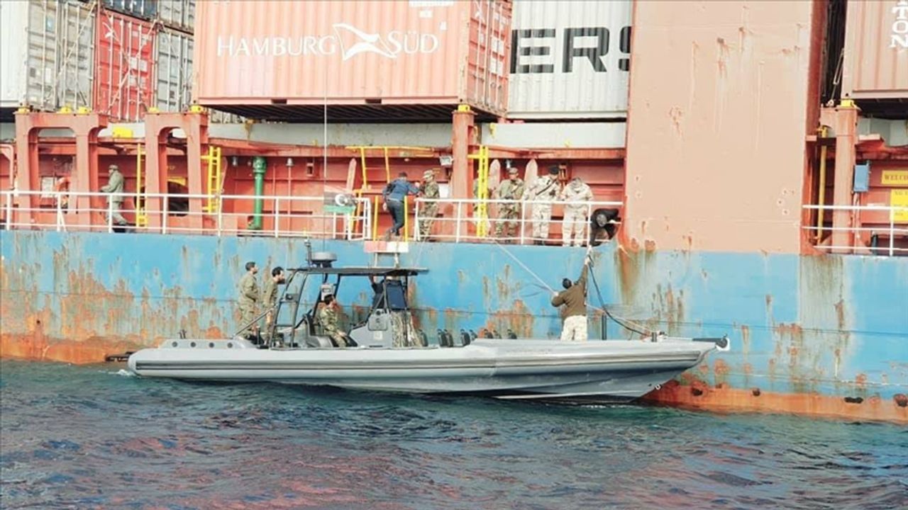 Libya'da alıkonulan Türkiye'ye ait gemi serbest bırakıldı