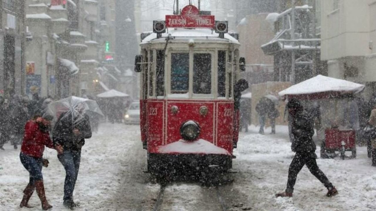 AKOM'dan İstanbul'a kar yağışı uyarısı