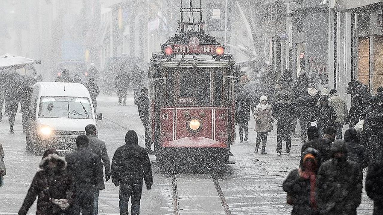 Meteoroloji'den uyarı: "Trakya'da başlayacak kar yağışı İstanbul'a da geliyor"