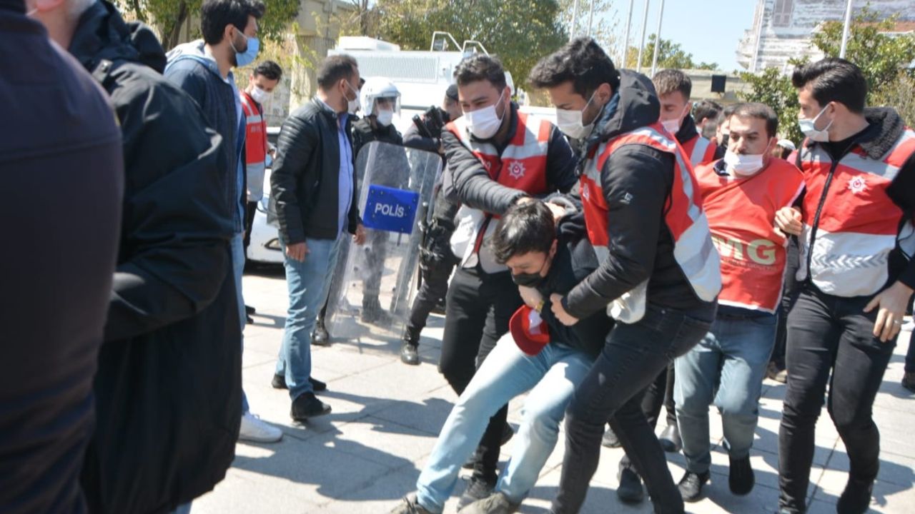 Direnişteki işçilerin 1 Mayıs Platformu adıyla yaptıkları basın açıklamasına polis müdahalesi: 30’dan fazla kişi gözaltına alındı