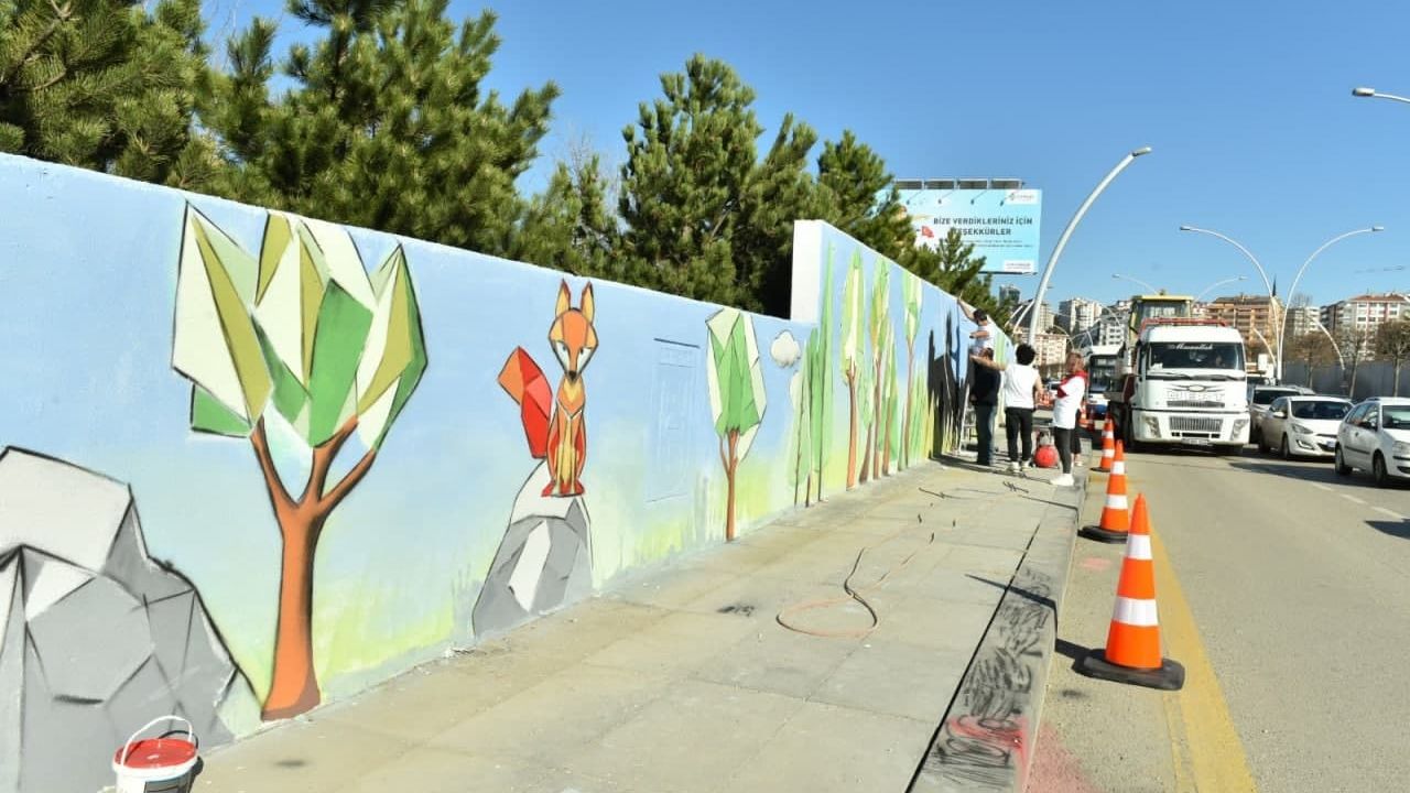 Ankara’nın duvarları 23 Nisan’a özel sanatla buluşuyor