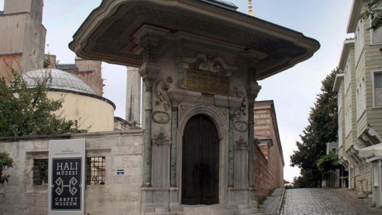 Ayasofya’nın ibadete açılmasının ardından Halı Müzesi kapatıldı