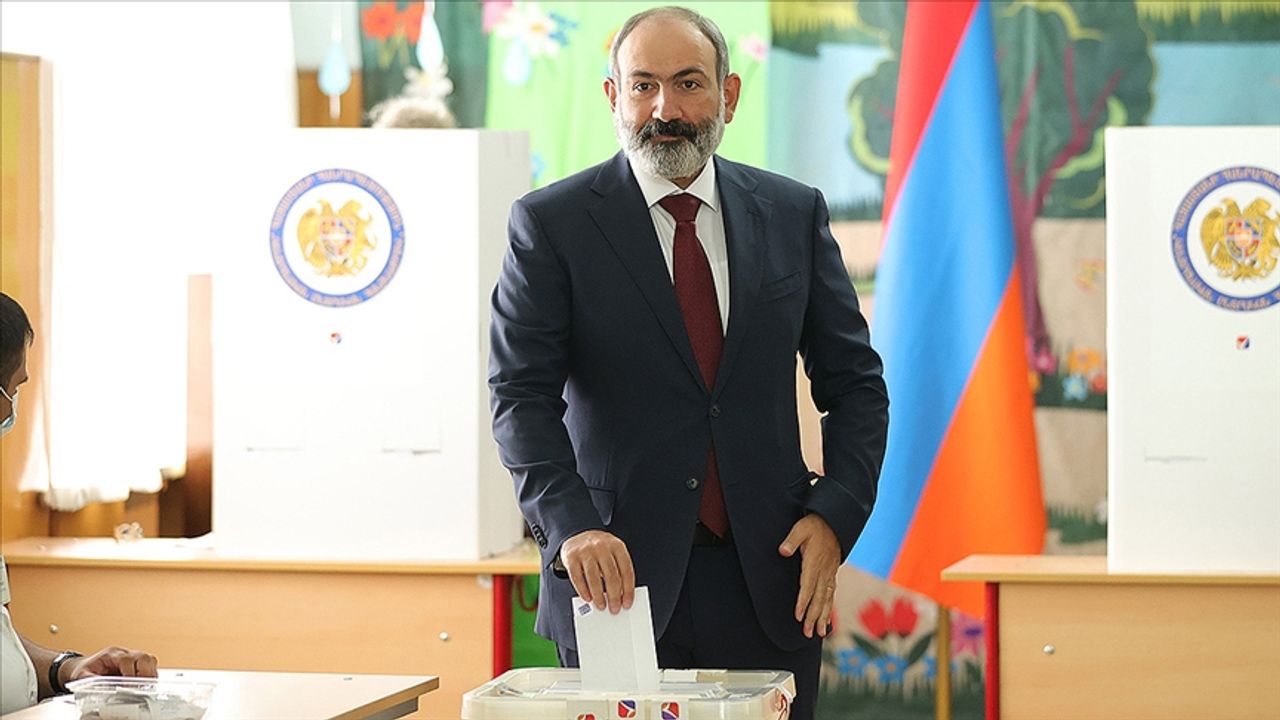 Ermenistan'da yapılan erken seçimi Paşinyan kazandı
