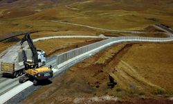 İran sınırına beton duvar, hendek ve kuleler inşa ediliyor