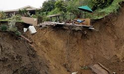 Hindistan'da toprak kayması nedeniyle 10 kişi öldü