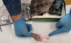 Uçaktan atılan 9 milyon euro'luk kokain yanlış eve düştü