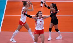 Türkiye A Milli Kadın Voleybol Takımı, son şampiyon Çin'i 3-0 yendi