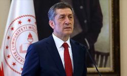 Milli Eğitim Bakanı Ziya Selçuk istifa etti, yeni bakan Prof. Dr. Mahmut Özer