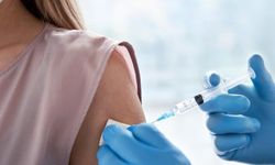 Bilim Kurulu Üyesi Şener: "Aşı karşıtları, argümanları çürüdükçe saldırganlaşıyor"
