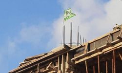 Cami inşaatına hilafet bayrağı asıldı