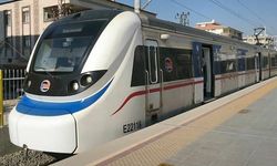 İzmir'de yük treni raydan çıktı: Bazı seferler durdu