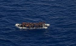 Yunanistan açıklarında alabora olan teknenin ambarında 100 çocuk olduğu iddia edildi