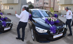 AKP'li Helvacıoğlu düğün konvoyunun önünü kesip, bahşiş aldı