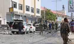 Somali'de yolcu otobüsüne bombalı saldırıda 6 kişi öldü