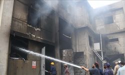 Karaçi'de bir fabrikada çıkan yangında 11 işçi yaşamını yitirdi