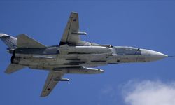 Rusya'da Su-24 tipi savaş uçağı düştü