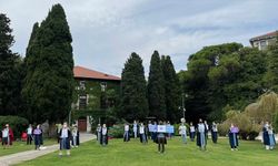 Boğaziçi Üniversitesi akademisyenleri 255. kez rektörlük binasına sırtını döndü