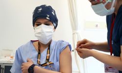 Aşı sonrası hastalığa yakalanan sağlık çalışanlarının oranı yüzde 7