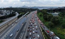 İstanbul'da trafiği tehlikeye düşüren sürücüye para cezası kesildi
