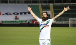 Milli futbolcu Olcay Şahan, yeşil sahalardan emekliye ayrıldığını duyurdu