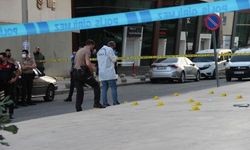 İzmir'de müteahhitler arasında silahlı kavga çıktı: 4 kişi yaralandı
