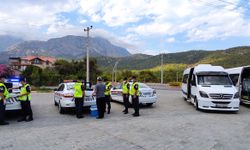 Antalya'daki denetimlerde okul servis şoförünün uyuşturucu testi pozitif çıktı