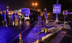 İstanbul’da halk otobüsü bariyerlere çarptı