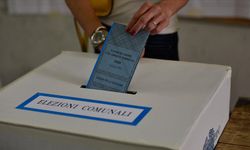 İtalya'da yarın kısmi yerel seçim yapılacak