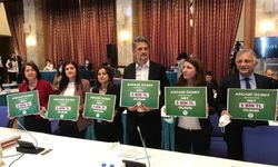 HDP milletvekillerinden, Çalışma Bakanı Bilgin'e asgari ücret protestosu