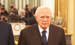 Yunanistan eski Cumhurbaşkanı Karolos Papulyas yaşamını yitirdi