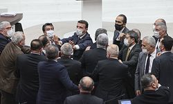 AKP ve CHP milletvekilleri birbirlerinin üzerine yürüdü