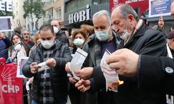 İzmir'in 30 ilçesinde zamlar protesto edildi