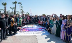 Mersin Şehir Tiyatrosu, Dünya Tiyatro Günü yürüyüşüne katıldı