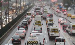 İstanbul'da okulların açılmasıyla trafik yoğunluğunda artış yaşandı