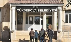 Kayyım Yüksekova’da belediye arsalarını satışa çıkardı