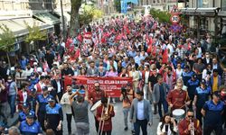 Beşiktaş’ta ‘bağımsızlık için ilk adım yürüyüşü’ ve Gençlik Festivali coşkusu