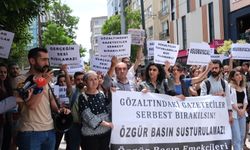 İstanbul’daki gazeteciler Diyarbakır’da gözaltında tutulan meslektaşları için buluştu