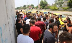 Adana’da taksiciler yüksek yakıt fiyatlarına karşı kontak kapattı