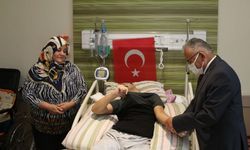 Kayseri Büyükşehir Belediye Başkanı Memduh Büyükkılıç'tan gazi askere ziyaret