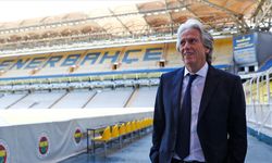 Fenerbahçe Portekizli teknik direktör Jorge Jesus ile 1 yıllık anlaşma imzaladı