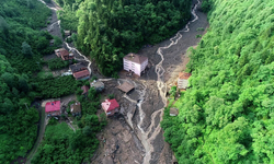 Trabzon'da heyelan nedeniyle 3 ev boşaltıldı