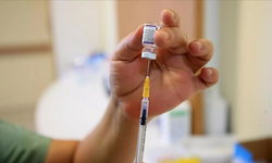 Bilim kurulu üyesi Özlü: Risk grubundaysanız hemen gidip aşınızı yaptırın